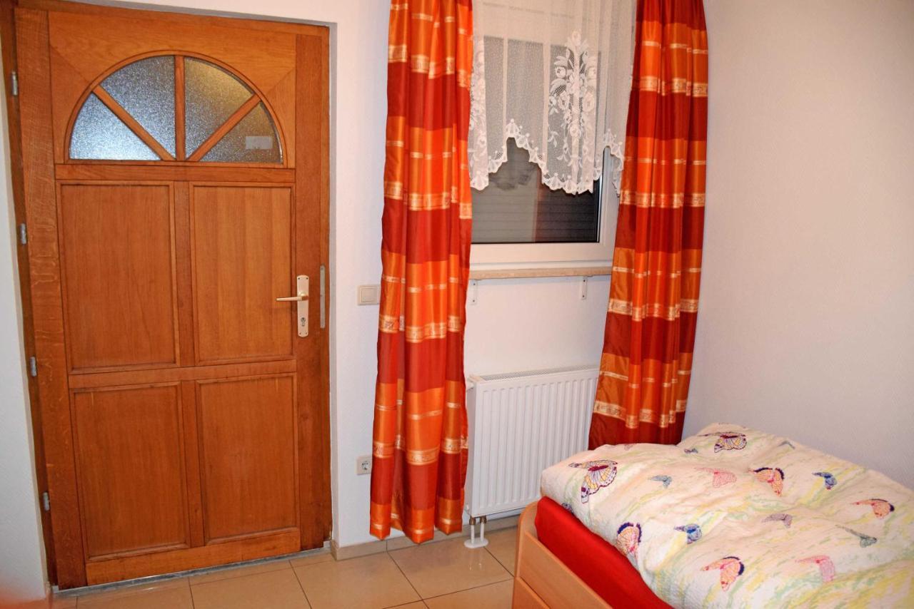 Ferienwohnung/ Ferienzimmer Asche Ашерслебен Екстериор снимка